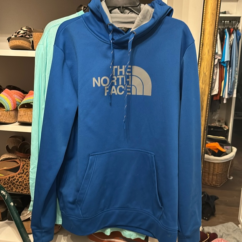Men’s large Northface hoodie